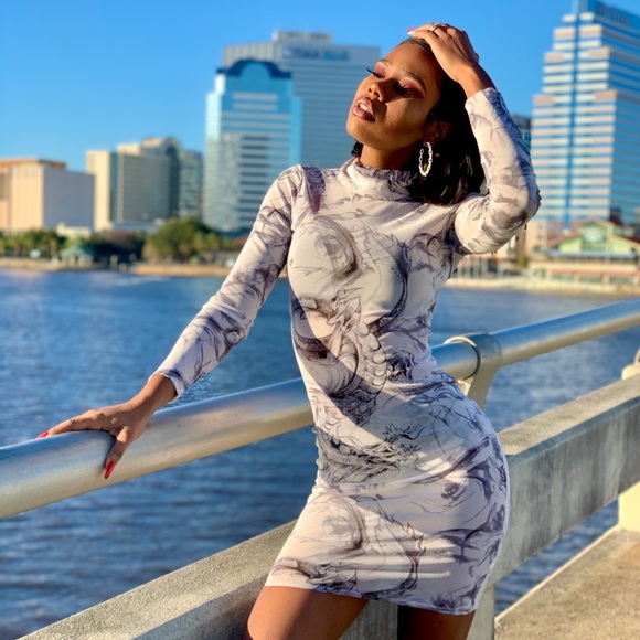 ‼️ $6.25 when you bundle 4 dresses $25 ‼️🛑🧯🚒🔥for Sheer mini dress 🖤🤍🖤 - Picture 1 of 3